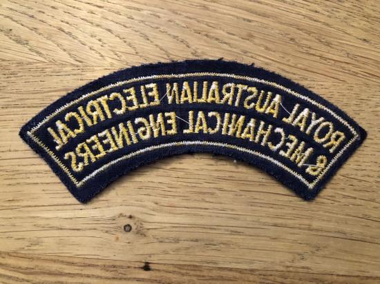 Royal Australian Electrical & Mechanical Engineers cloth shoulder title