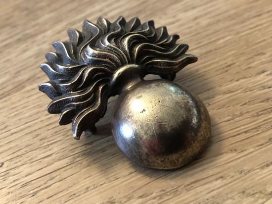 WW1/2 Grenadier Guards cap badge