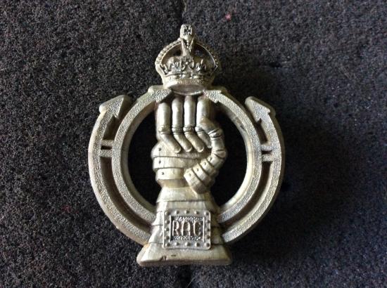 Gradia Militaria -  WW2 Economy plastic R.A.C ( Royal Armoured Corps) Cap badge