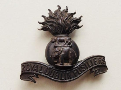 Gradia Militaria -  Royal Dublin Fusiliers O.S.D bronze cap badge 1902-22