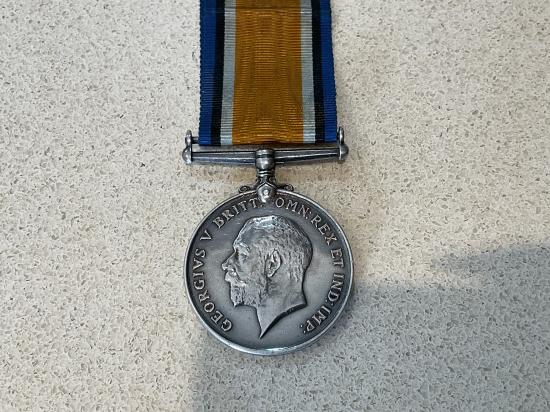 WW1 War medal to Thomas FLOODGATE R.A (Awarded Wound stripe)