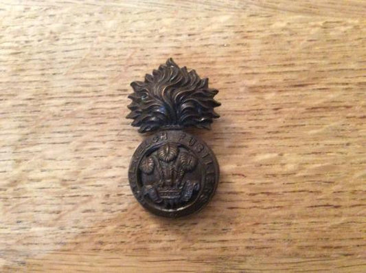 Gradia Militaria -  WW2 O.S.D Royal Welch Fusiliers bronzed cap badge