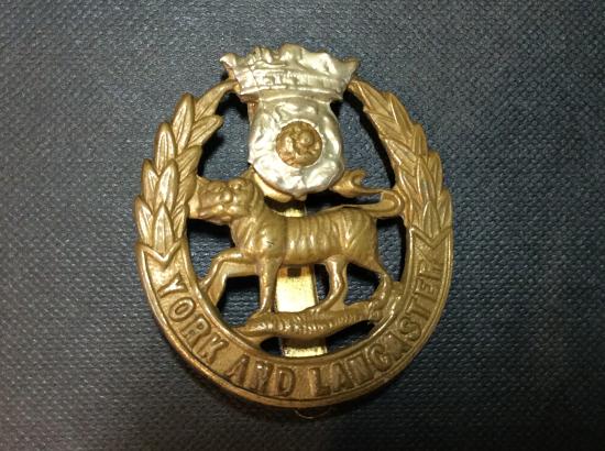 Gradia Militaria -  WW1 York & Lancaster Regiment cap badge