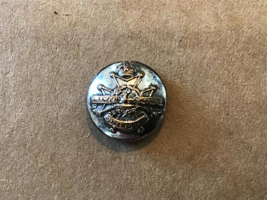 Gradia Militaria -  Sherwood Foresters silver plated hat badge