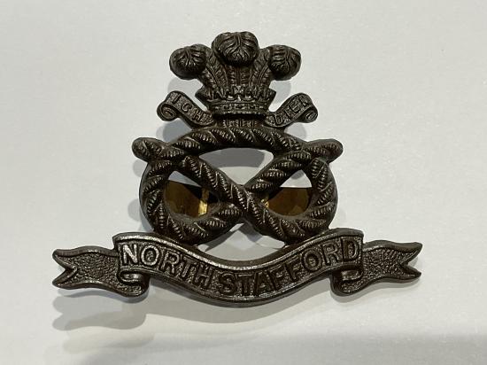 Gradia Militaria -  WW1/2 North Stafford Regiment O.S.D cap badge