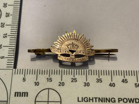 Gradia Militaria -  Australian Imperial forces gold rising sun sweetheart