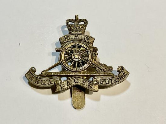Gradia Militaria -  Post 1952 H.A.C brass beret badge