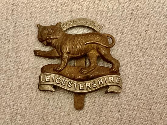 Gradia Militaria -  Leicestershire Regiment O.Rs cap badge
