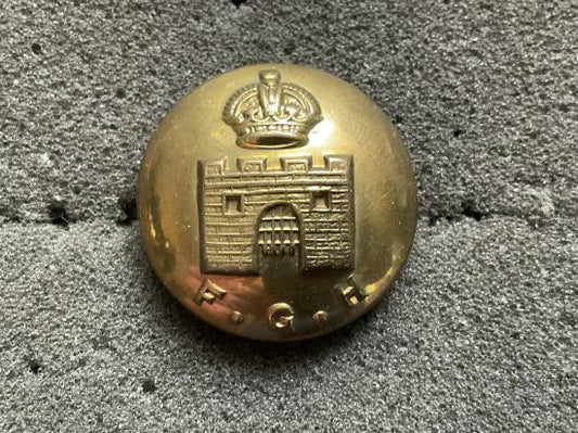 Gradia Militaria -  K/C Canadian Fort Garry Horse large button