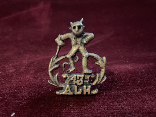 Gradia Militaria -  WW1 13th A.L.H (Australian Light Horse) collar badge