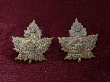 Gradia Militaria -  WW1 Canadian 128th Batt (Moose Jaw) collar badges