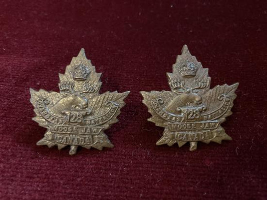 Gradia Militaria -  WW1 Canadian 128th Batt (Moose Jaw) collar badges