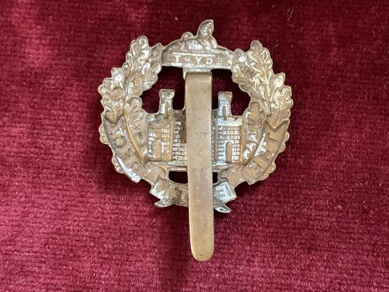 WW1 brass economy The Essex Regiment cap badge