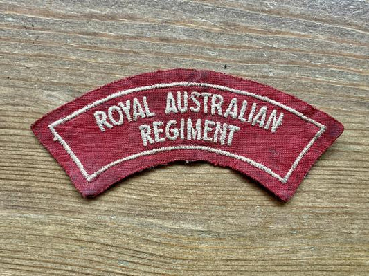 Gradia Militaria -  ROYAL AUSTRALIAN REGIMENT Bordered cotton title