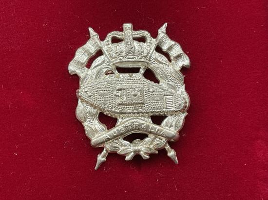 Gradia Militaria -  Royal Australian Armoured Corps 1953-60s collar badge