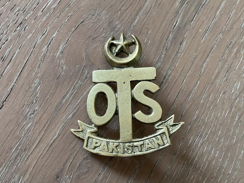 Gradia Militaria -  Pakistan Officers Training School (OTC) cap badge