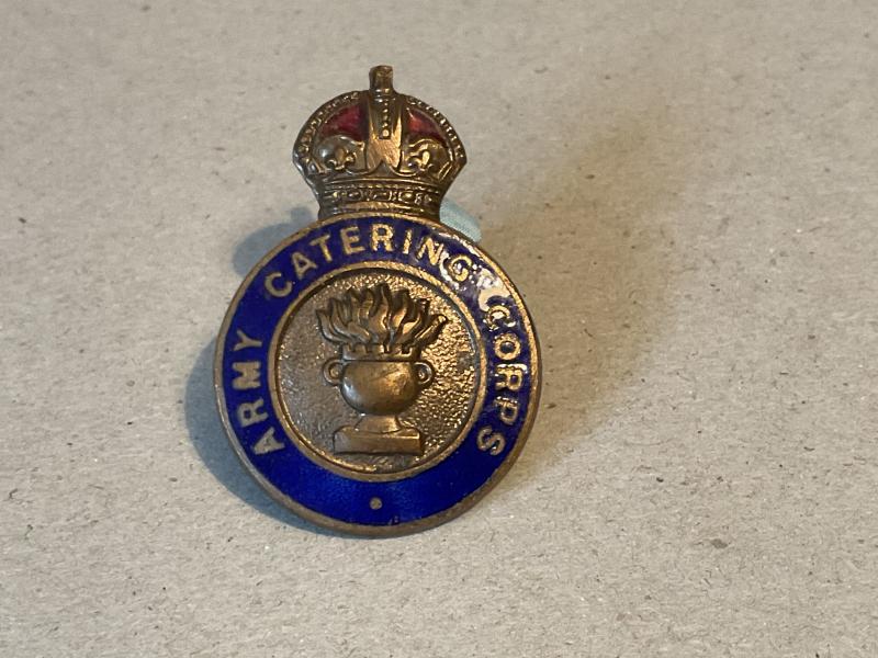 Gradia Militaria -  WW2 Army Catering Corps enamelled cap badge ?