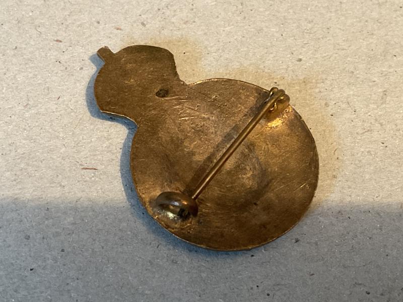 WW2 Army Catering Corps enamelled cap badge ?