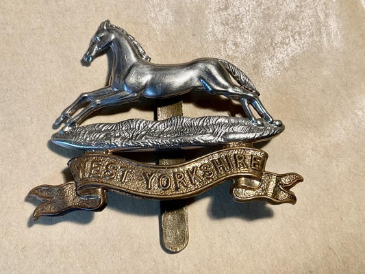 Gradia Militaria -  West Yorkshire Regiment cap badge