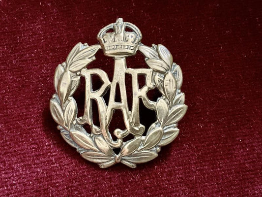 Gradia Militaria -  WW2 R.A.F other ranks cap badge