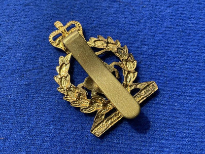 Q/C Royal Army Veterinary Corps cap badge