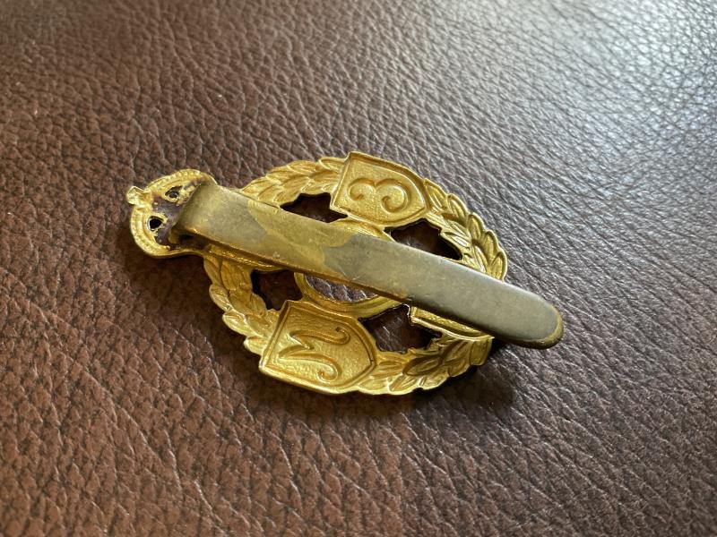 WW2 R.E.M.E brass other ranks cap badge