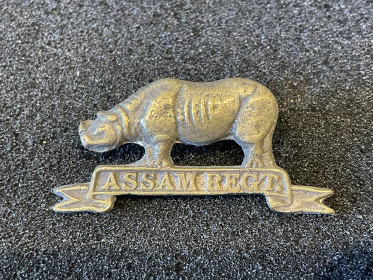 Gradia Militaria -  WW2 ASSAM REGIMENT brass cap badge