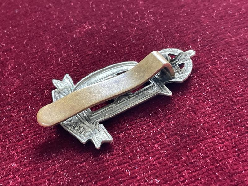 WW2 The 22nd Dragoons cap badge