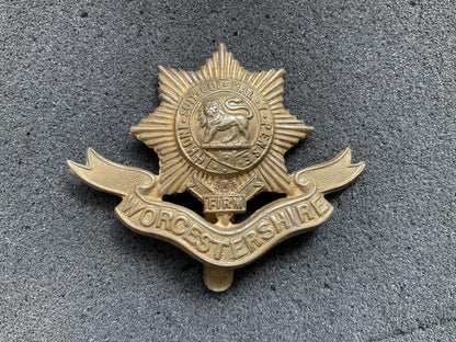 Gradia Militaria -  WW1 Worcestershire Regiment cap badge