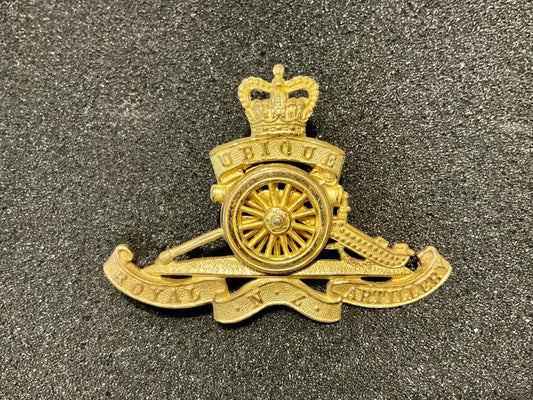Gradia Militaria -  Post 1952 Royal N.Z Artillery officers cap badge