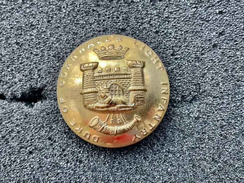 Gradia Militaria -  D.C.L.I large 26mm gilded brass button