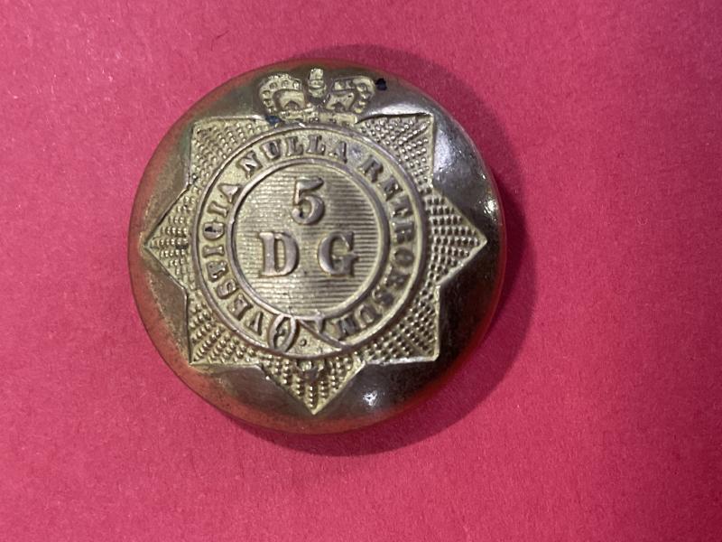 Gradia Militaria -  Q.V.C 5th Dragoon Guards officers gilt button