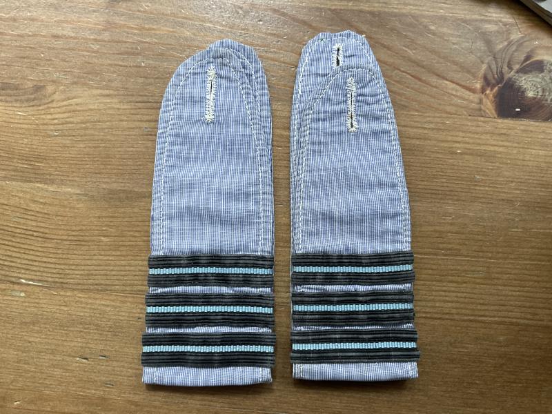 Gradia Militaria -  WW2/Cold War RAF Wing Commanders epaulettes