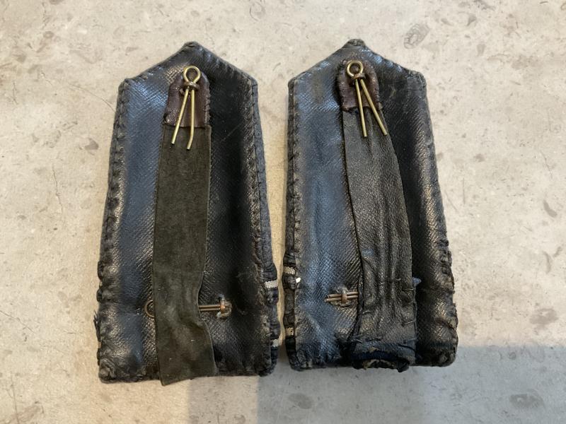 WW2 Air Training Corps Flight Lieutenants shoulder boards