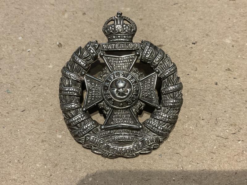 Gradia Militaria -  1944 Hallmarked silver The Rifle Brigade officers silver cap badge