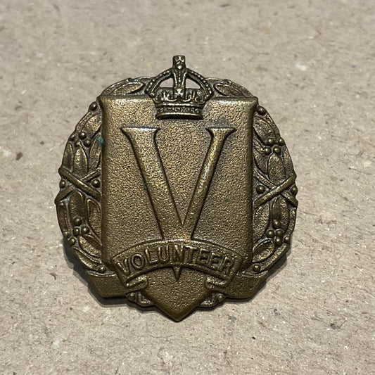 Gradia Militaria -  WW2 Australian General Service badge (Volunteer) lapel badge