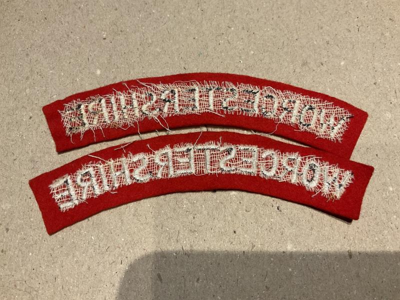 WW2 WORCESTERSHIRE Regt cloth shoulder titles