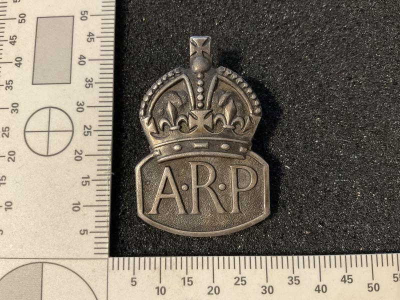 Gradia Militaria -  1938 dated solid silver A.R.P lapel badge
