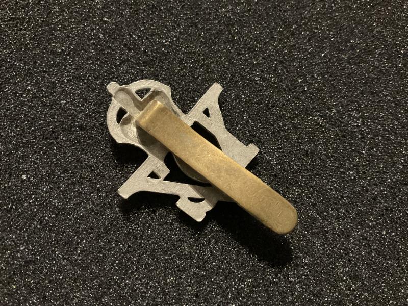 Gradia Militaria -  WW2 5th Dragoon Guards cap badge