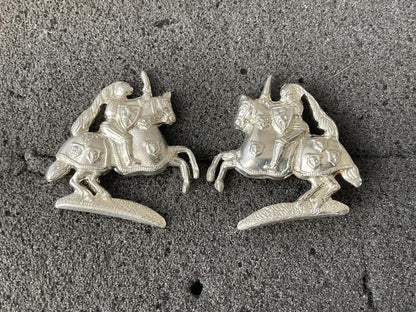 Gradia Militaria -  Fife & Forfar Yeomanry white metal collar badges