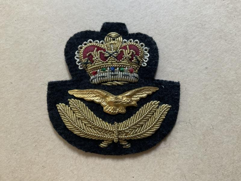 Gradia Militaria -  Post 1952 Q/C RAF officers beret badge