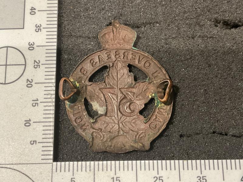 WW1 C.E.F 37th Inf Battalion collar badge