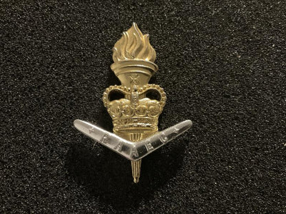 Gradia Militaria -  Royal Australian Army Education Corps hat badge