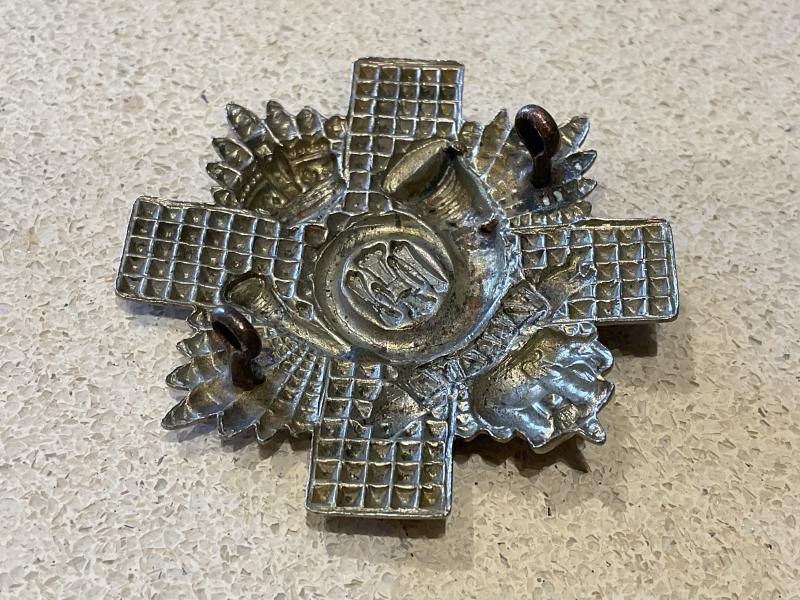 Q.V.C Highland Light Infantry glengarry badge