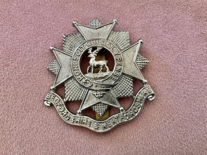 Gradia Militaria -  Bedfordshire & Hertfordshire cap badge by DOWLER