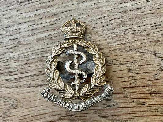 Gradia Militaria -  R.A.M.C Officers No 1 dress cap badge