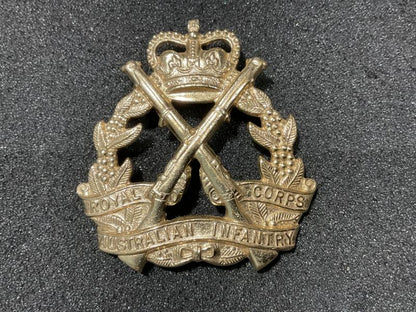 Gradia Militaria -  Royal Australian Infantry Corps cap badge 1960s