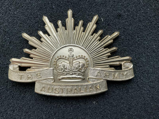 Gradia Militaria -  7th Pattern Australian military forces Rising Sun hat badge