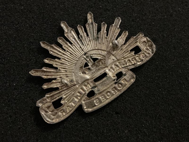 Korean War Armoured Units Rising Sun hat badge