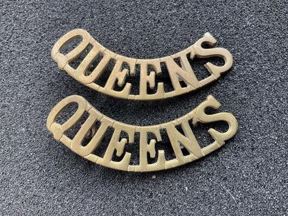 Gradia Militaria -  WW1 QUEENS Regiment brass shoulder titles